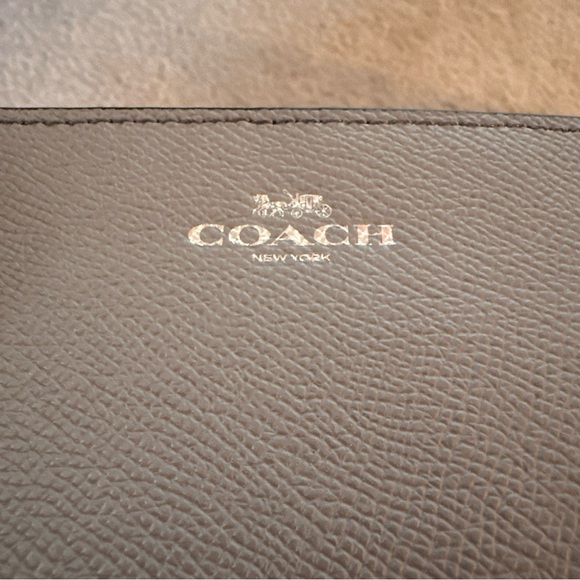 Coach New York Corner Zip Wristlet Leather Pale Blue NEW! w/ Cards & Tag - Picture 3 of 7